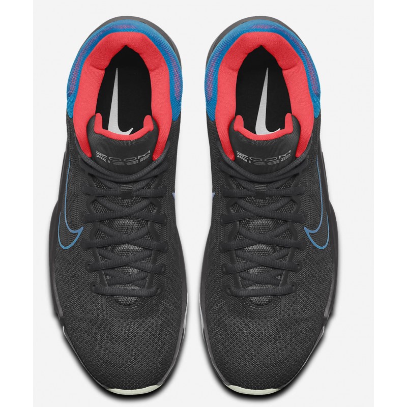 nike zoom rize 2 on feet